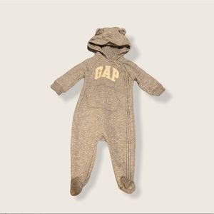 Super cozy baby gap snow suit😌